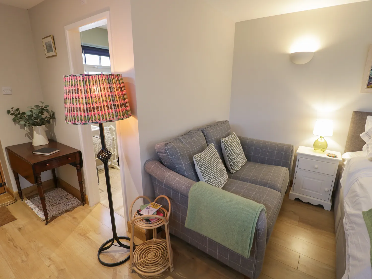 image of lounge area studio-style cottage in Childswickham